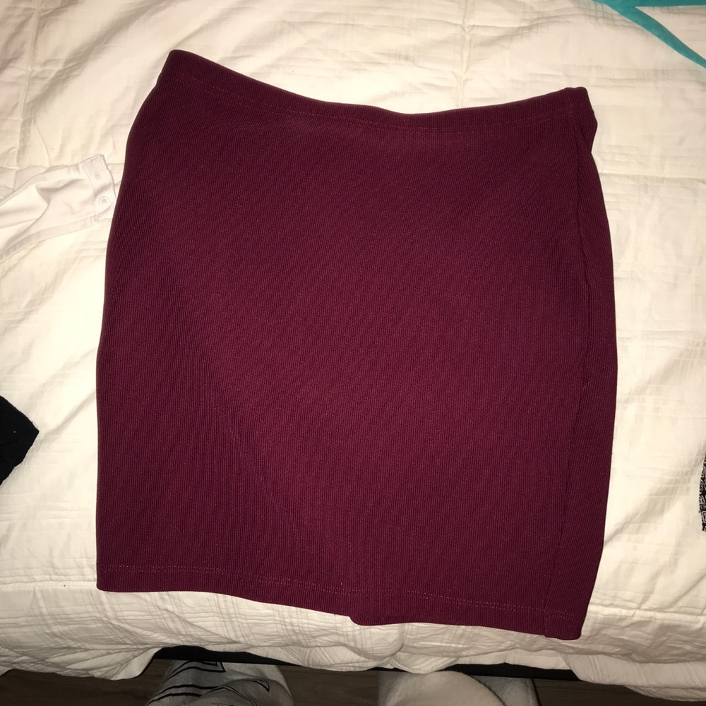Forever 21 maroon pencil skirt
